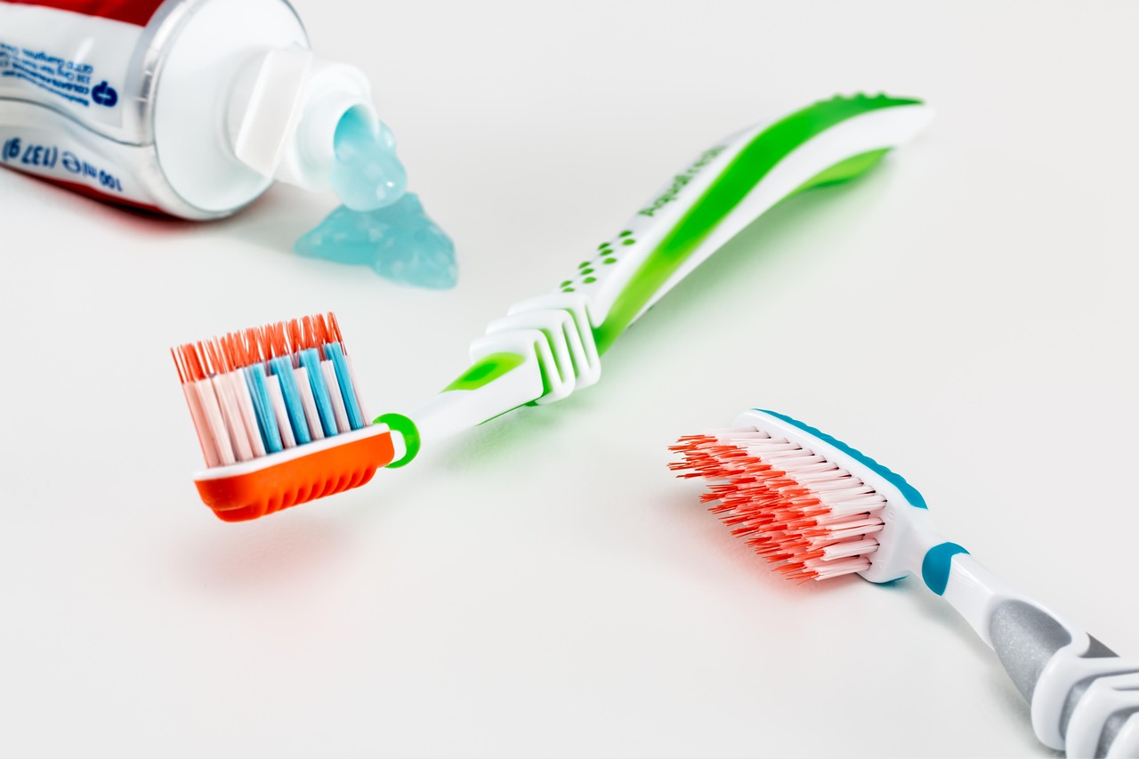 toothbrush Prevent gum disease basel dentist